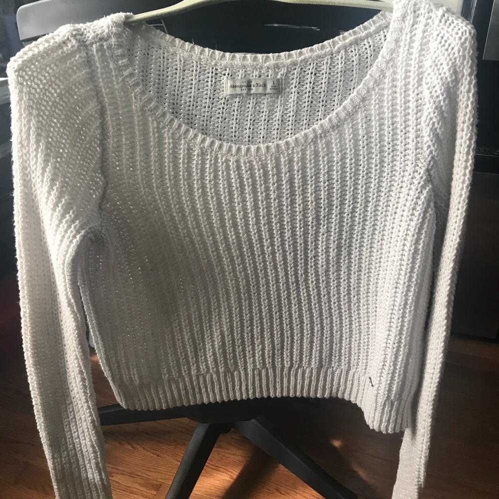Knitted white crop top